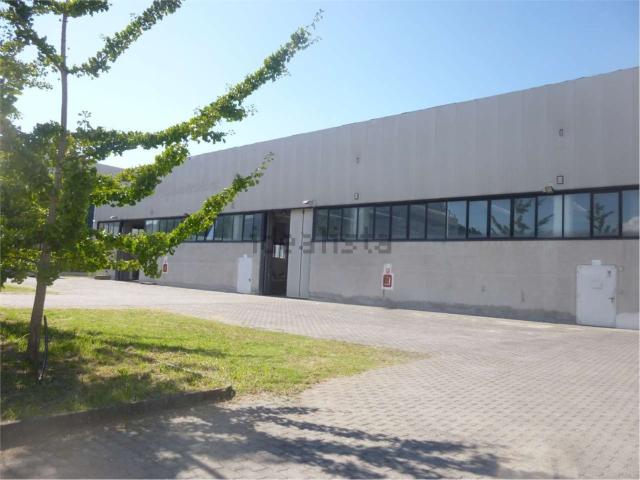 Capannone in affitto a Unione di Comuni della Romagna Forlivese, Quattro