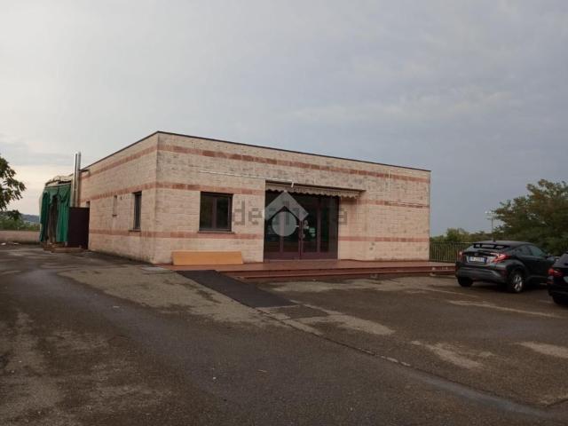 Capannone in affitto a Riccò di Fornovo, Fornovo Di Taro