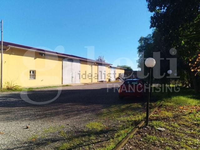 Capannone in affitto a Latina, Lazio