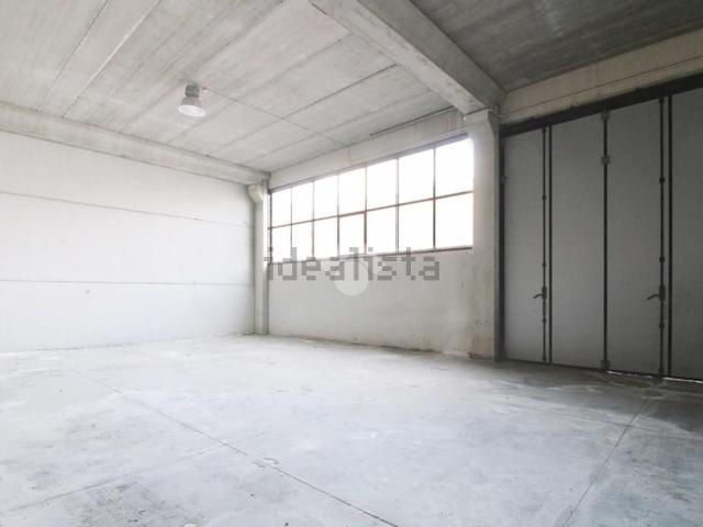 Capannone in affitto a Livorno, Toscana