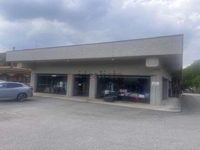 Capannone in affitto a Gattico-Veruno, Piemonte