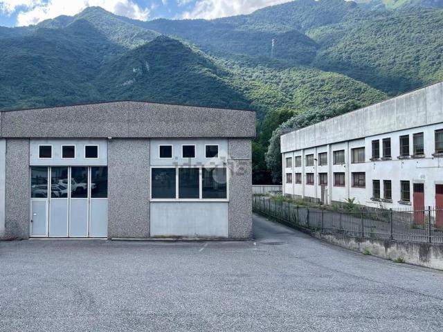 Capannone in affitto a Pescarzo, Breno