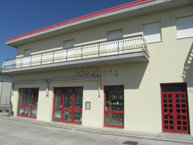 Capannone in affitto a Borgo Pintura, Marche