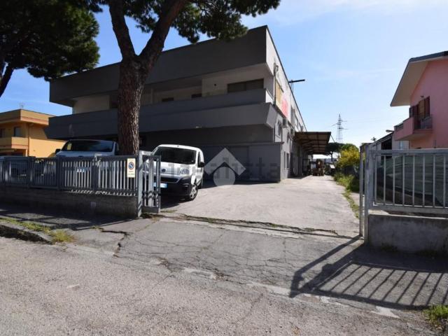 Capannone in affitto a Riccione, Reggio Emilia