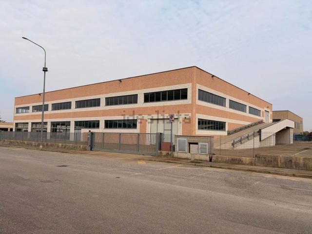 Capannone in affitto a Novi Ligure, Alessandria
