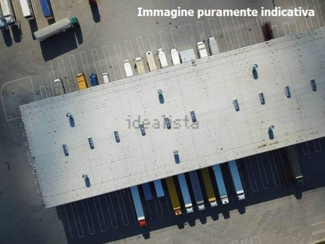 Capannone in affitto a Prato, Toscana