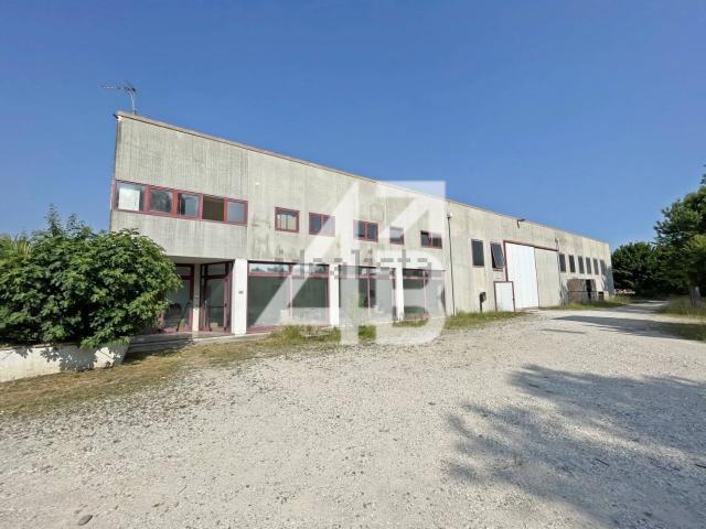 Capannone in affitto a Viscone, Friuli-Venezia Giulia