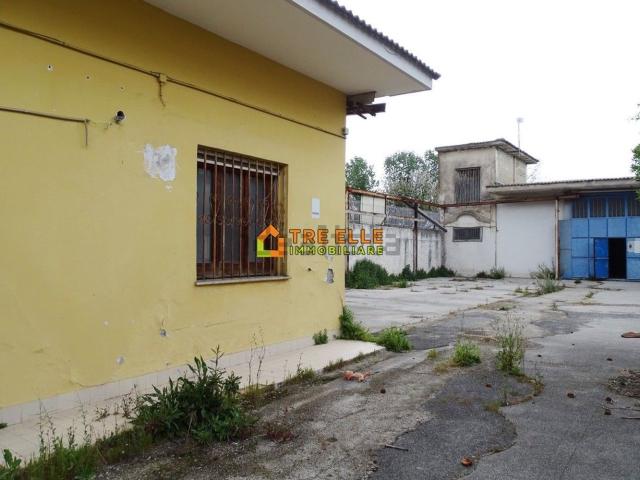 Capannone in affitto a Mariglianella, Campania