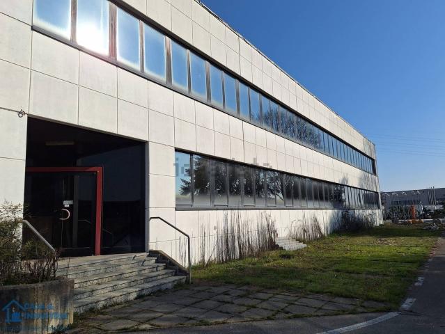 Capannone in affitto a Cornate D'adda, Lombardia