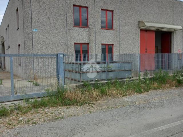 Capannone in affitto a Misinto, Lombardia