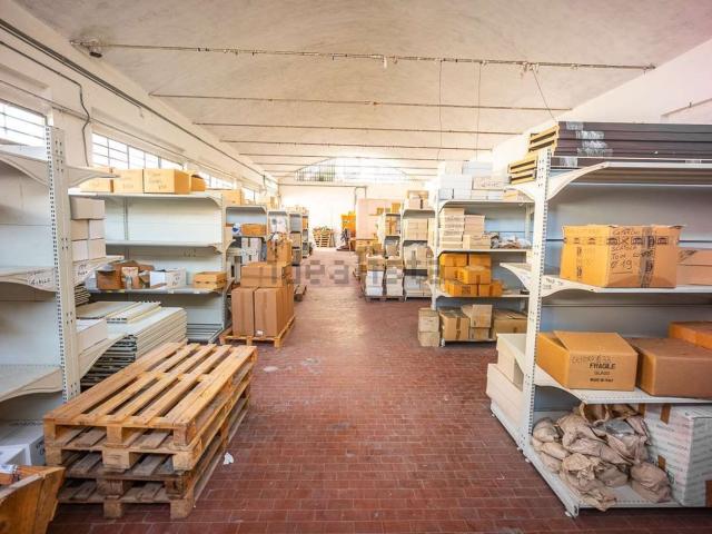 Capannone in affitto a Rughi, Porcari