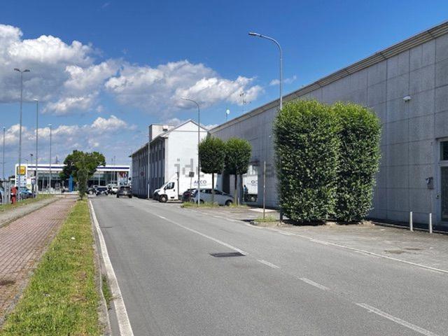 Capannone in affitto a Case Sparse, Piemonte