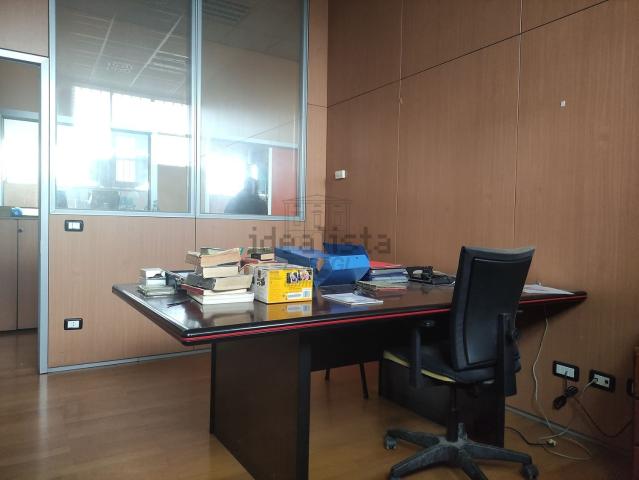 Capannone in affitto a Porcari, Lucca