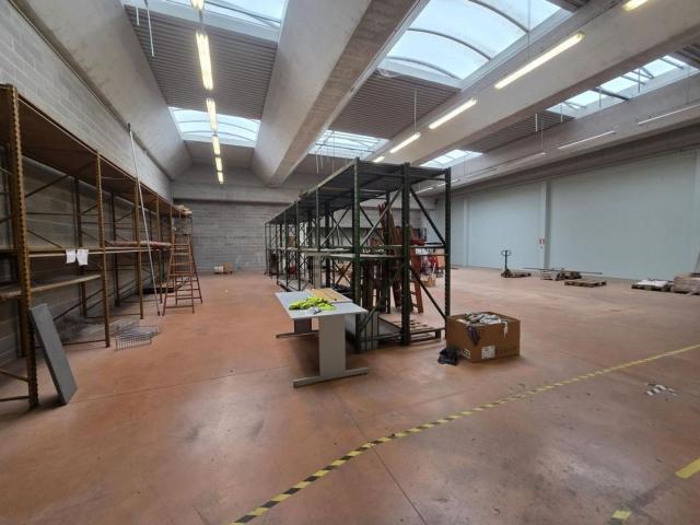 Capannone in affitto a Camin, Padova