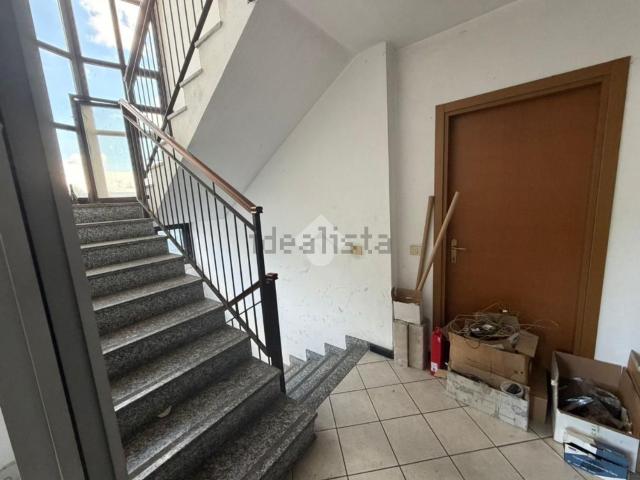 Capannone in affitto a Usmate Velate, Lombardia