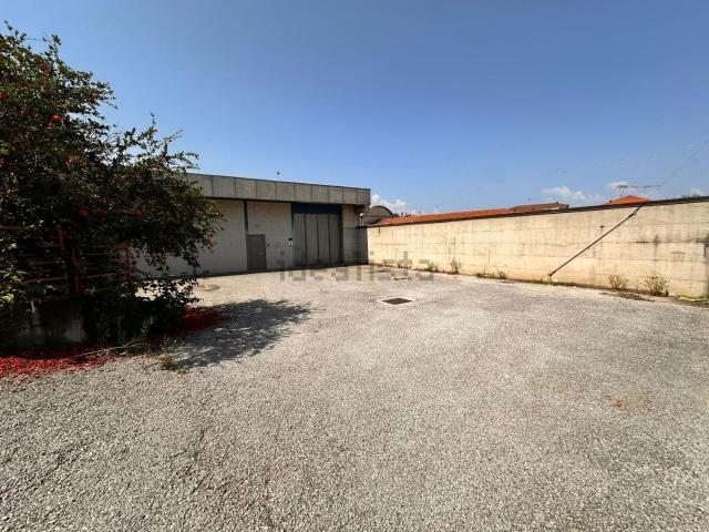 Capannone in affitto a Località Tetto Garetto, Piemonte
