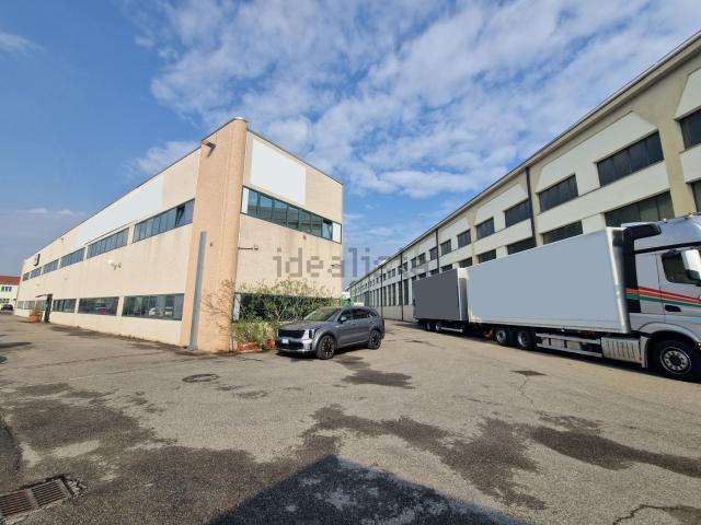 Capannone in affitto a Villaggio Cavour, Settimo Milanese