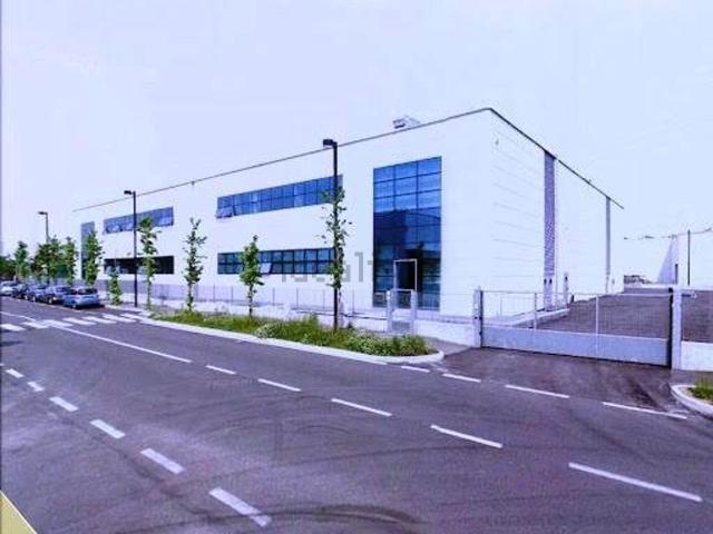 Capannone in affitto a Le Badie, Prato