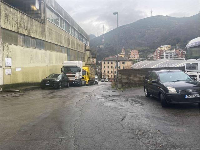 Capannone in affitto a Borzoli, Genova