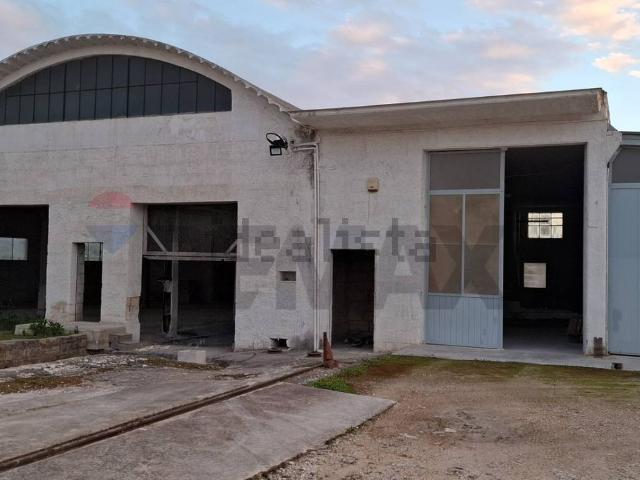 Capannone in affitto a Comiso, Ragusa