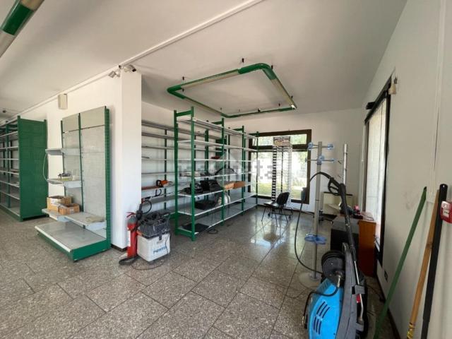 Capannone in affitto a Casola, Veneto