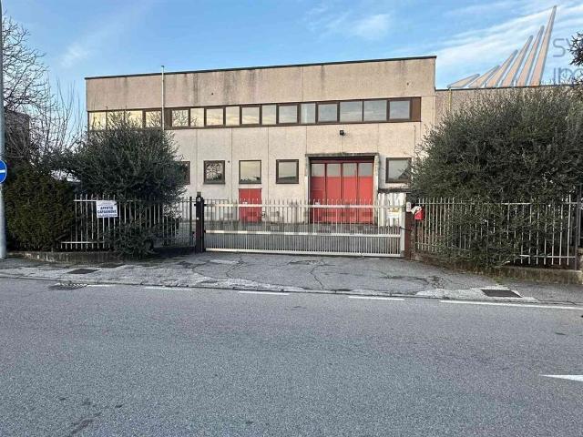 Capannone in affitto a San Salvatore, Seregno