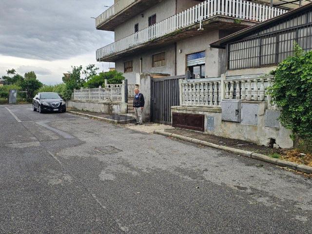 Capannone in affitto a Prato Fiorito, Roma Capitale