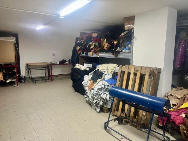Capannone in affitto a Municipalità 6, Campania