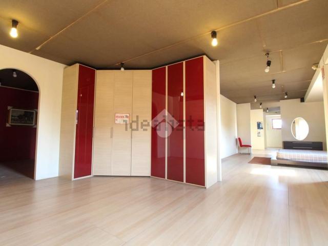 Capannone in affitto a Gromlongo, Palazzago