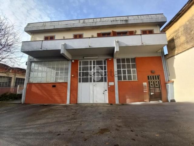 Capannone in affitto a La Tignamica, Vaiano
