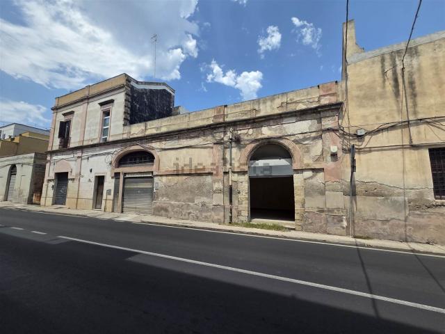 Capannone in affitto a Centro, Puglia
