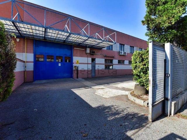 Capannone in affitto a Paderno Dugnano, Villaggio Ambrosiano