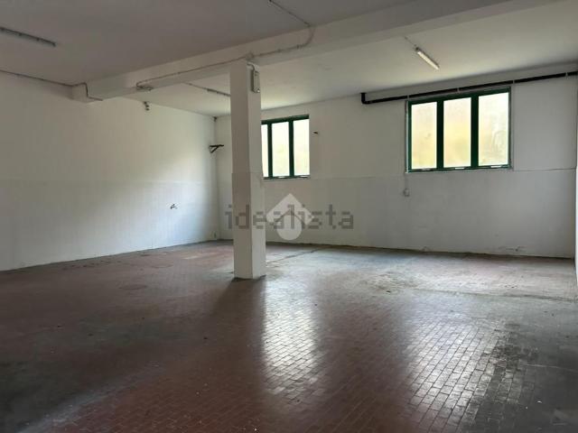 Capannone in affitto a Fener, Veneto