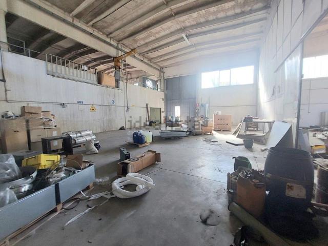 Capannone in affitto a Unione di Comuni della Romagna Forlivese, Quattro