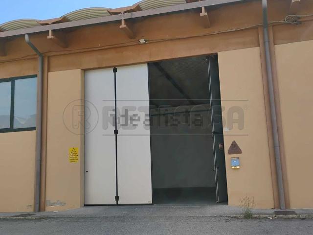 Capannone in affitto a Montebello Vicentino, Vicenza