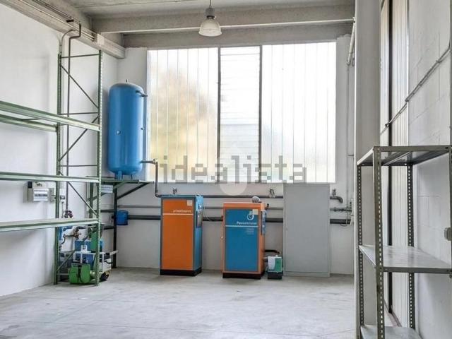 Capannone in affitto a Caldogno, Veneto