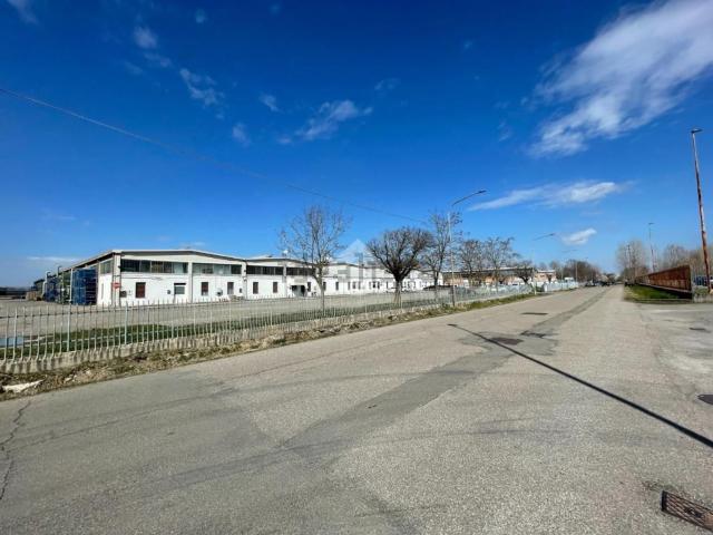 Capannone in affitto a Unione delle Terre d'Argine, Carpi