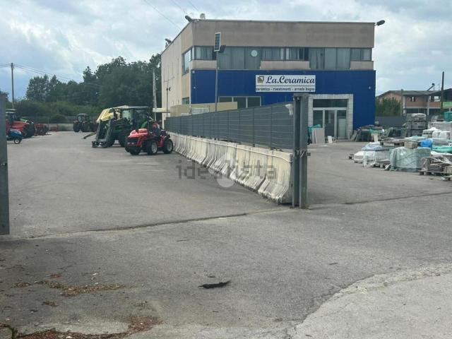 Capannone in affitto a Le Pastenelle, Cervaro