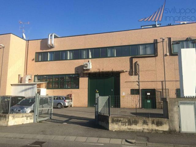 Capannone in affitto a Concorezzo, Lombardia