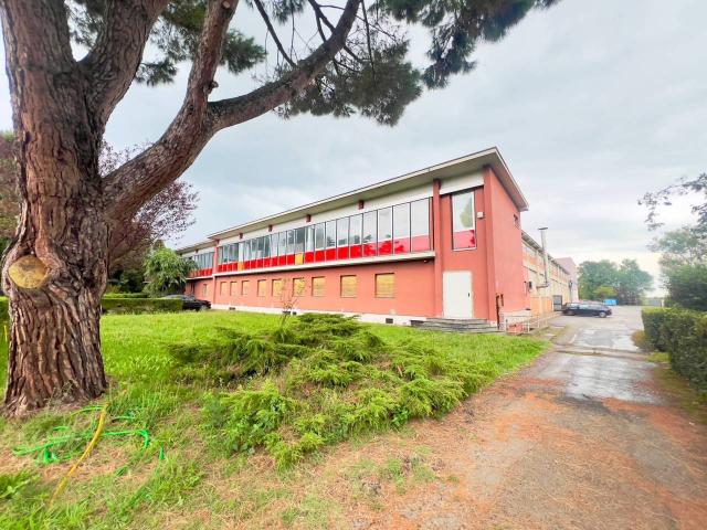 Capannone in vendita a Abbiategrasso, Lombardia