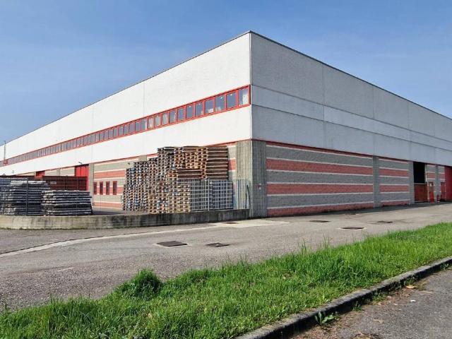 Capannone in vendita a Abbiategrasso, Lombardia