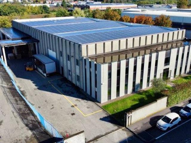 Capannone in vendita a Agrate Brianza, Lombardia