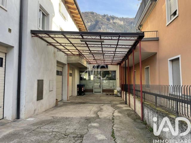Capannone in vendita a Comunità della Vallagarina, Ala