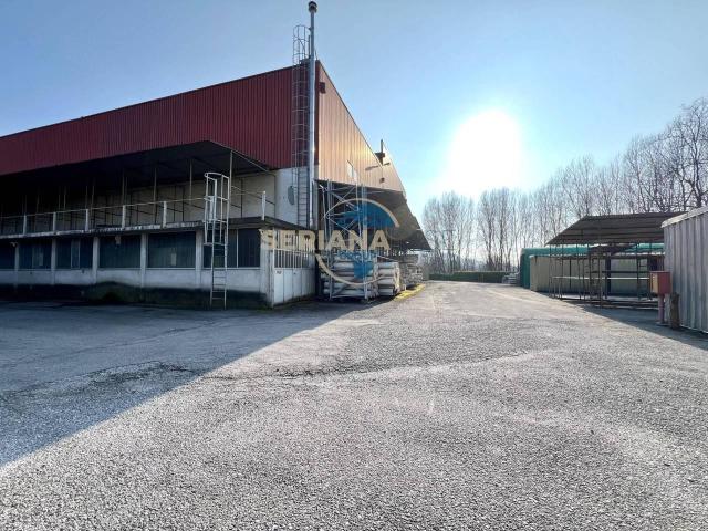 Capannone in vendita a Desenzano al Serio, Albino