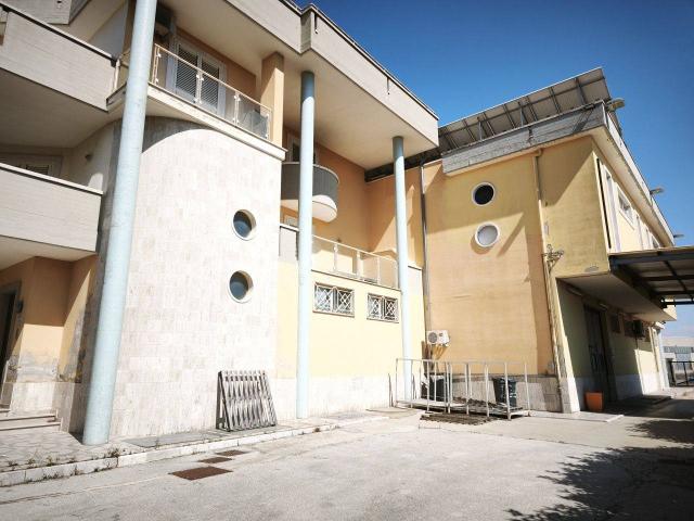Capannone in vendita a Puglia, Barletta-andria-trani