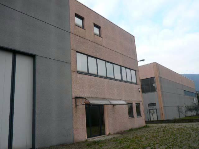 Capannone in vendita a Comunità Montana del Piambello, Arcisate