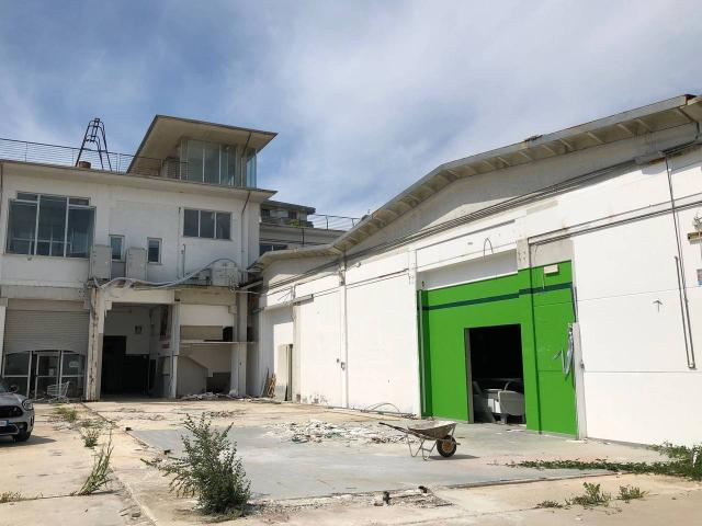 Capannone in vendita a Atri, Abruzzo