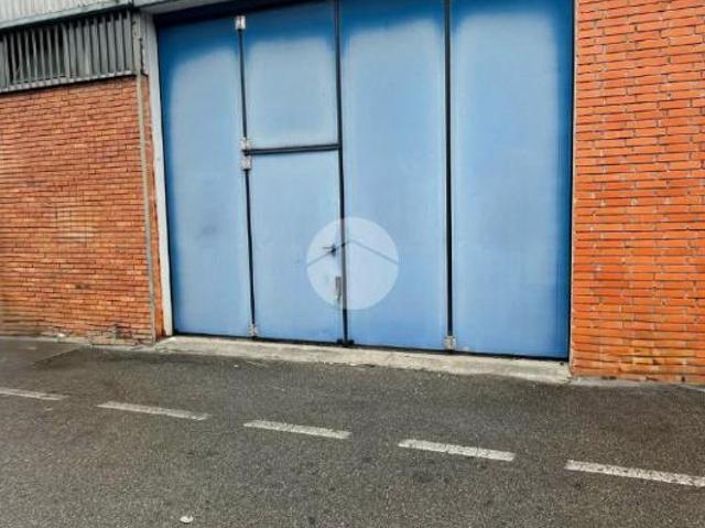 Capannone in vendita a Azzano San Paolo, Bergamo