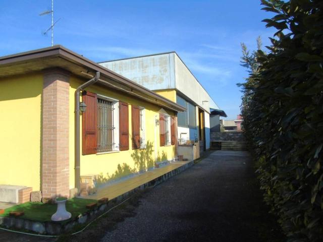 Capannone in vendita a Bagnolo Mella, Lombardia