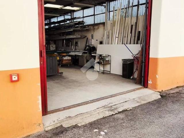 Capannone in vendita a Municipio 2, Puglia